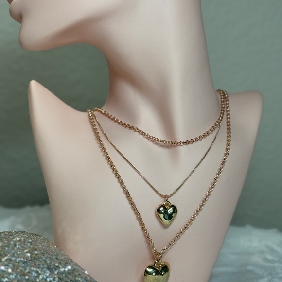 Gold Heart Pendant Necklace Set - Picture 7 of 7